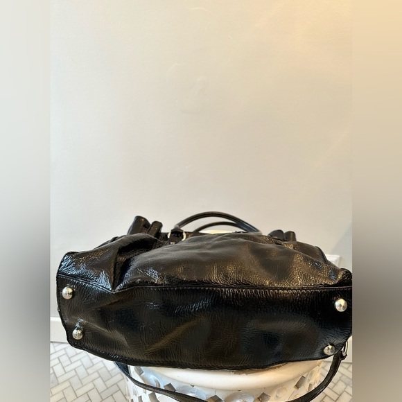 Michael Kors large patent leather top handle or shoulder strap purse. - Picture 6 of 7